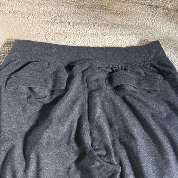 Lululemon Kung Fu gray pull on sweatpants Zipper Pockets Flap Pockets large - Picture 10 of 11